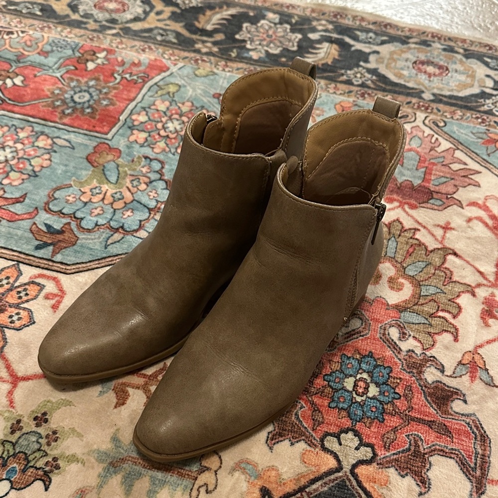 Wonderly Taupe Ankle Boots